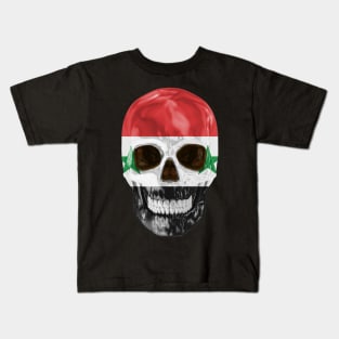 Syria Flag Skull - Gift for Syrian With Roots From Syria Kids T-Shirt